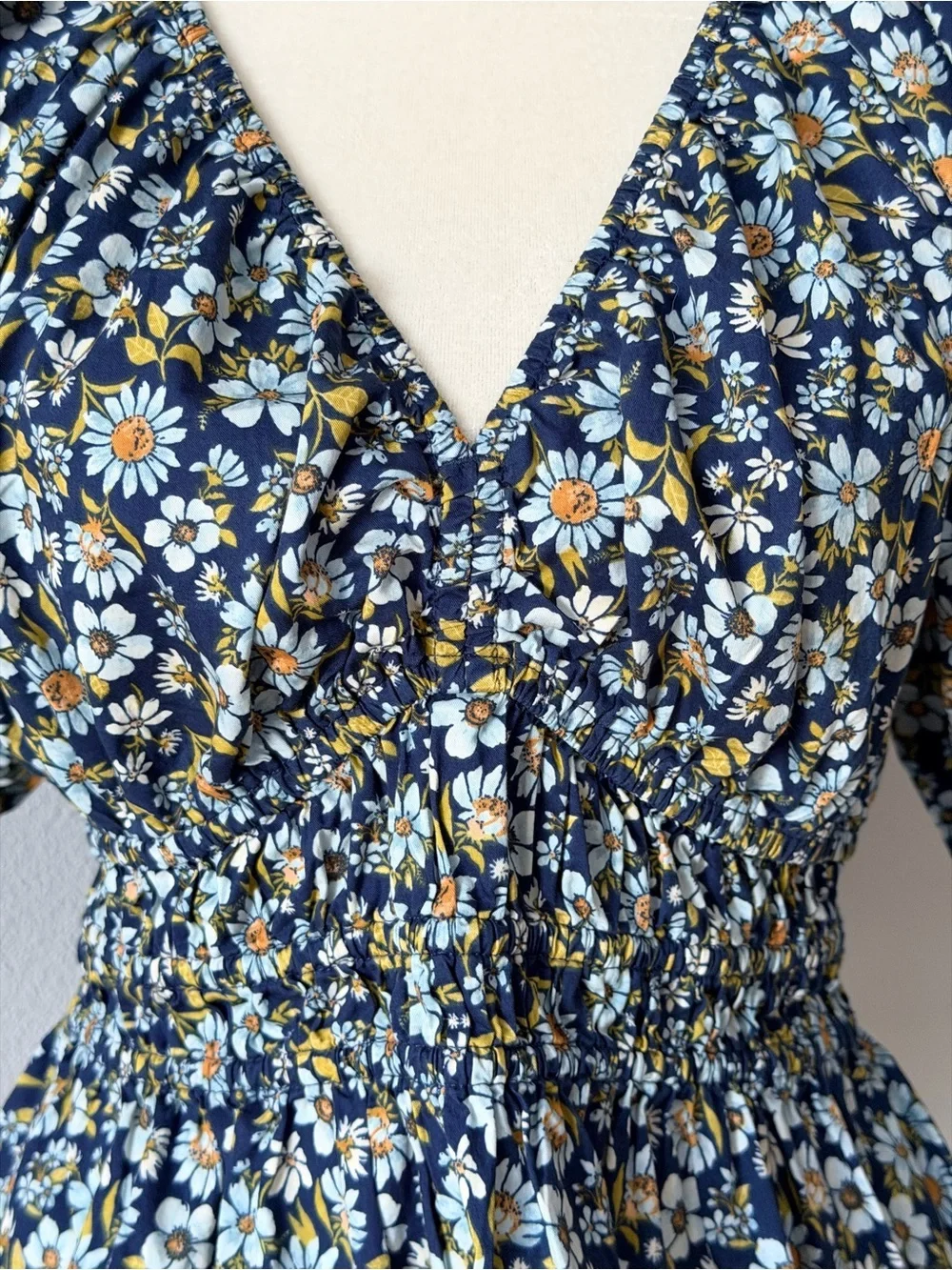 Old Navy Blue Floral Smocked Peplum Blouse Puff Sleeve Size Small